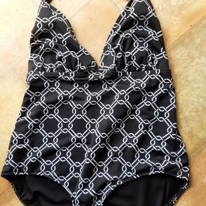Catalina one piece swim size 3x